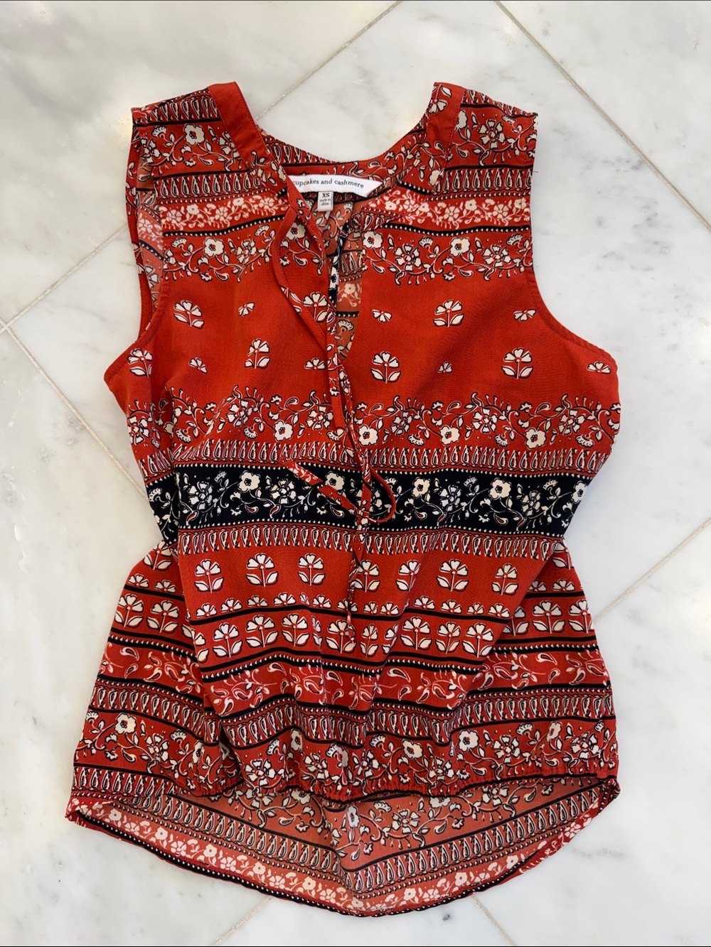 cupcakes & cashmere Red and Black Sleeveless Floral-Print Blouse